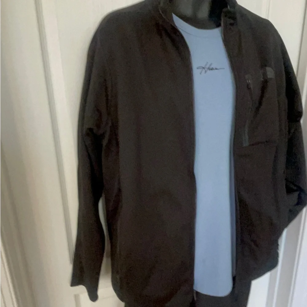 The North Face large-size lightweight men's jacket in great conditions
